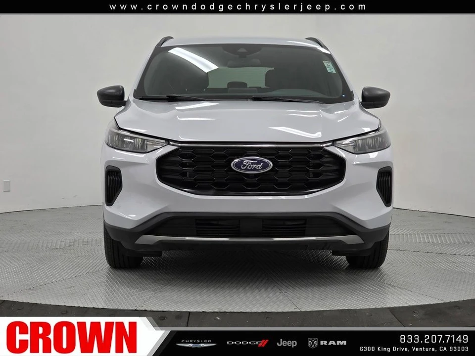 2025 Ford Escape - Image 2 of 21