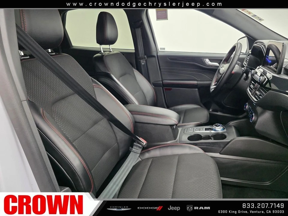 2025 Ford Escape - Image 10 of 21