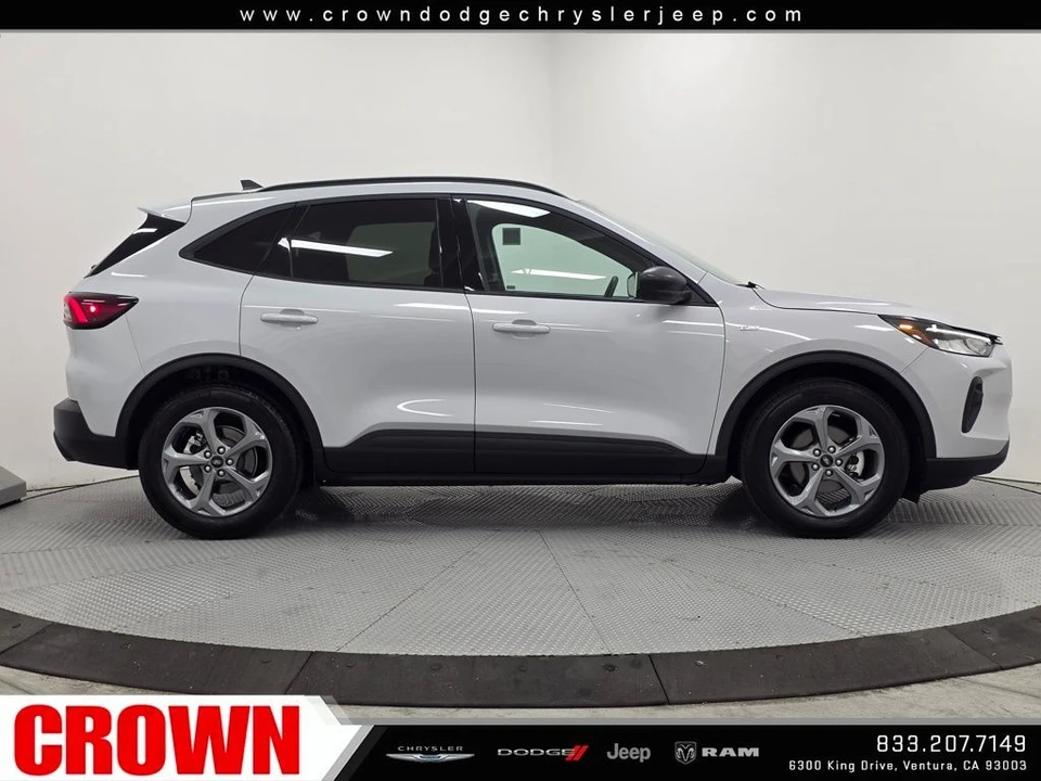 2025 Ford Escape - Image 8 of 21