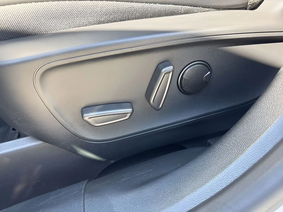 2025 Ford Escape - Image 10 of 31