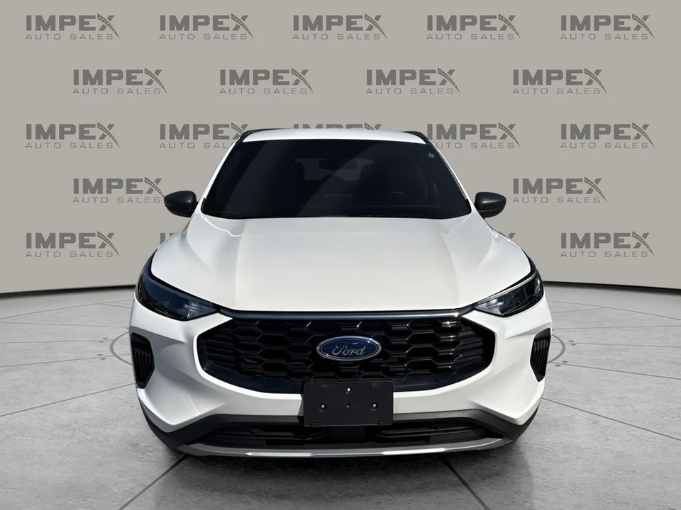 2025 Ford Escape - Image 8 of 31