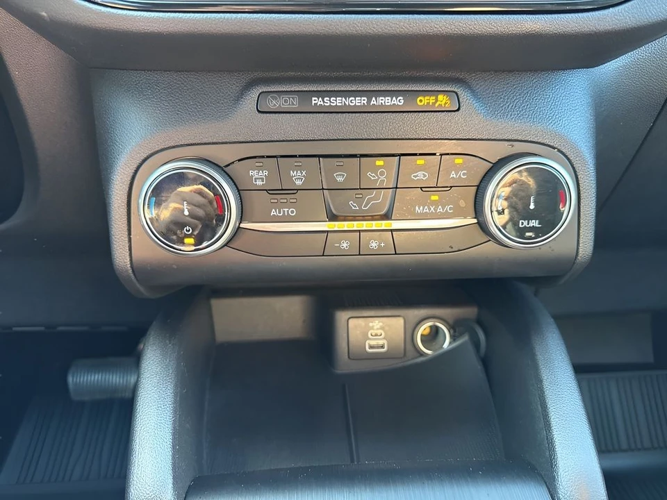 2025 Ford Escape - Image 19 of 31
