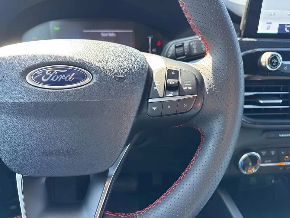 2025 Ford Escape - Image 15 of 31