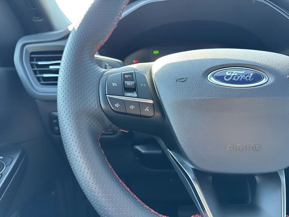 2025 Ford Escape - Image 14 of 31