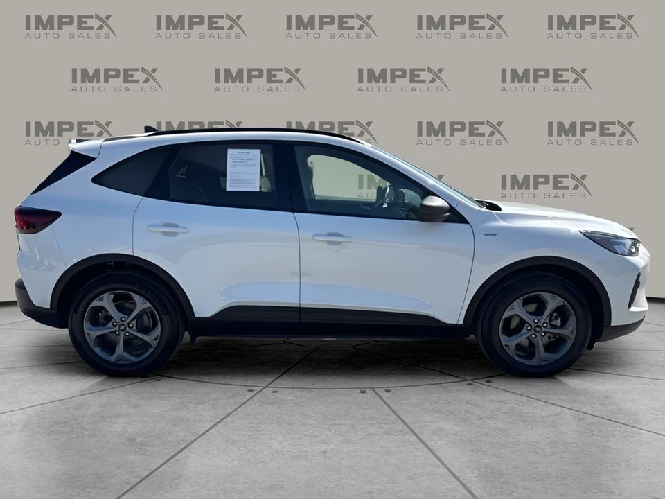 2025 Ford Escape - Image 6 of 31