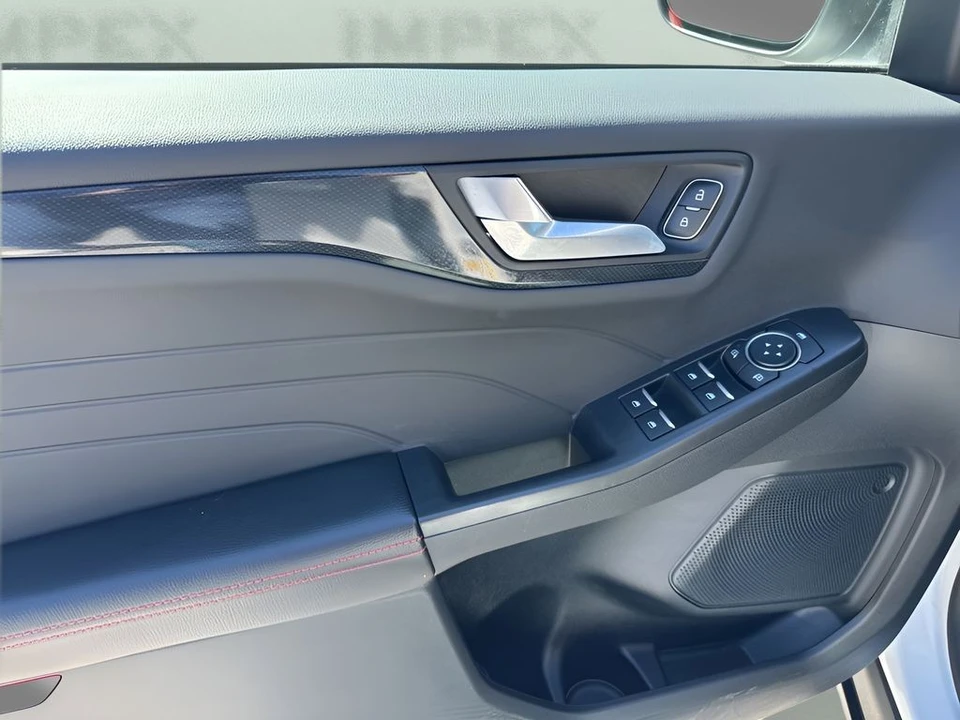 2025 Ford Escape - Image 24 of 31
