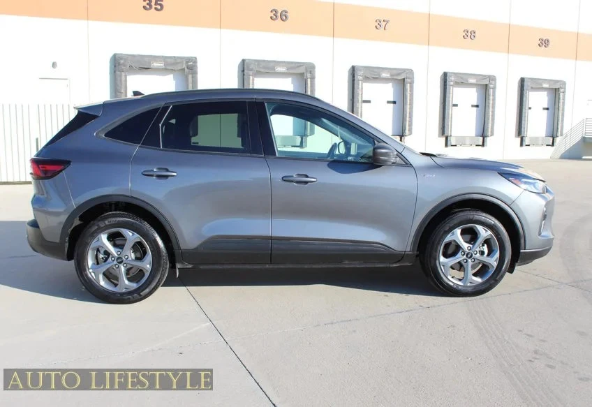 2025 Ford Escape - Image 11 of 21