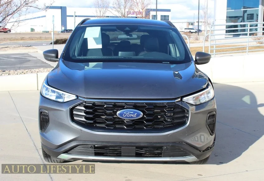 2025 Ford Escape - Image 13 of 21