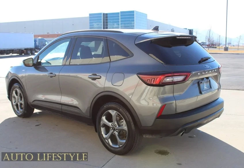 2025 Ford Escape - Image 7 of 21