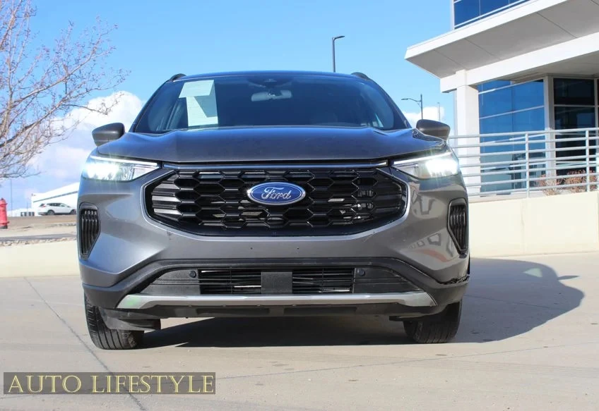 2025 Ford Escape - Image 14 of 21