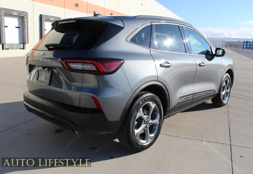 2025 Ford Escape - Image 8 of 21