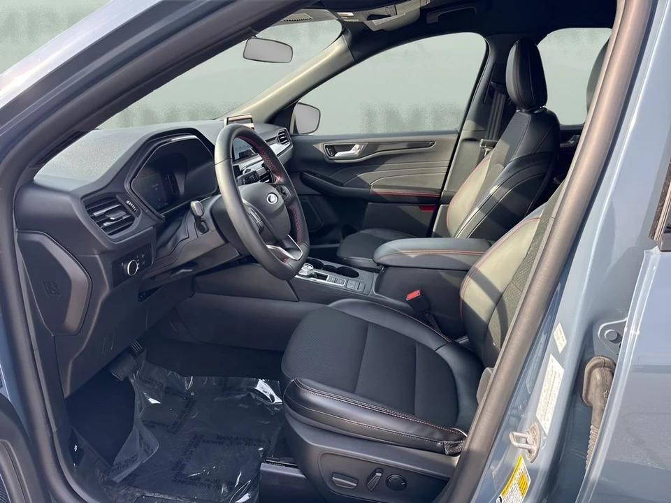 2025 Ford Escape - Image 9 of 21