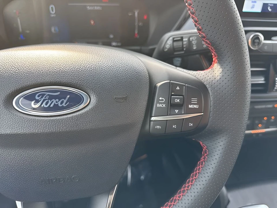 2025 Ford Escape - Image 15 of 21