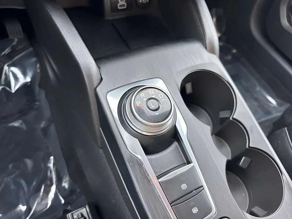 2025 Ford Escape - Image 16 of 21