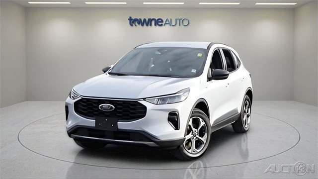 2025 Ford Escape - Image 9 of 21
