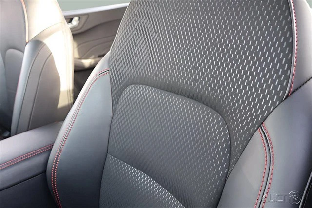 2025 Ford Escape - Image 14 of 21