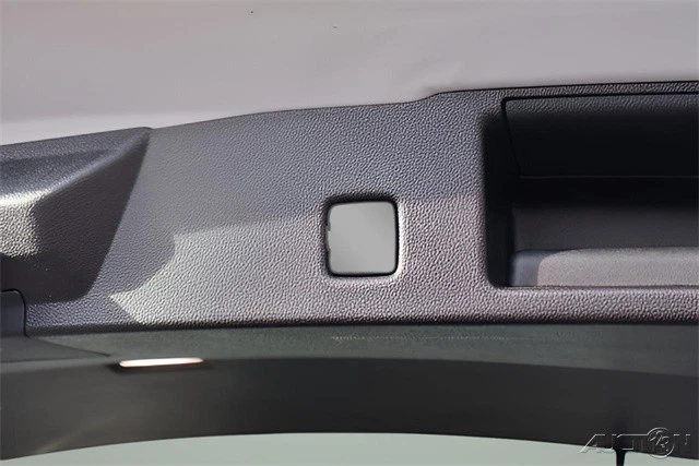2025 Ford Escape - Image 18 of 21