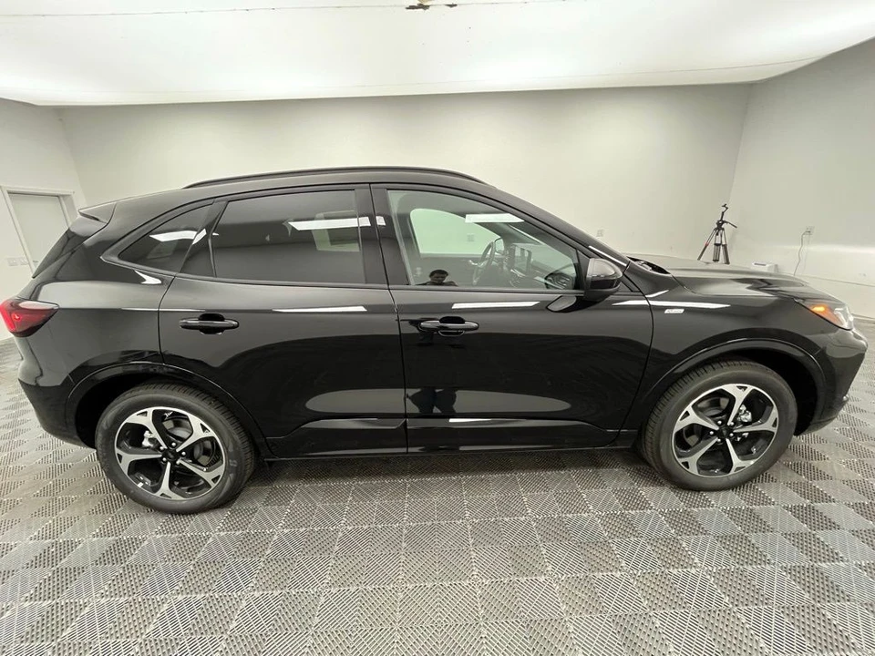 2025 Ford Escape - Image 5 of 12
