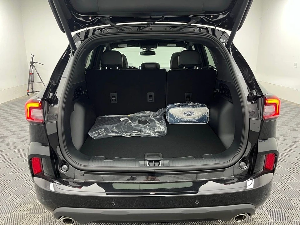 2025 Ford Escape - Image 9 of 12