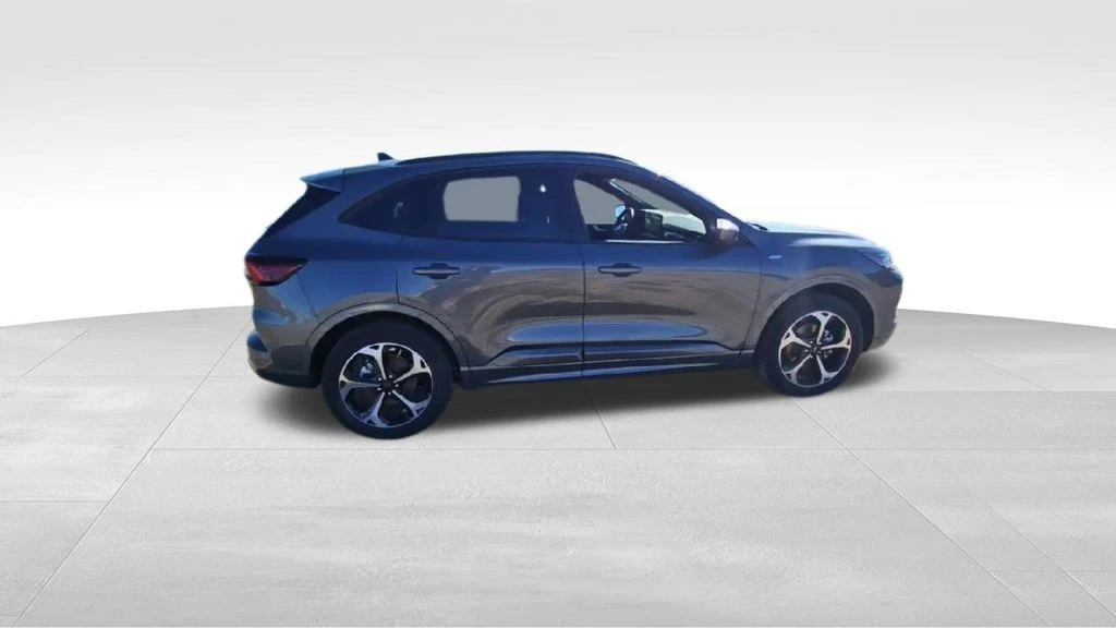 2025 Ford Escape - Image 9 of 21