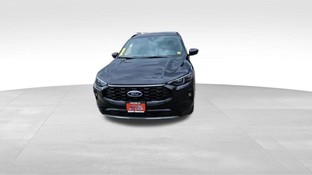 2025 Ford Escape - Image 3 of 21