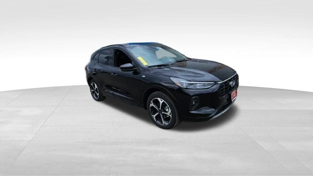 2025 Ford Escape - Image 2 of 21