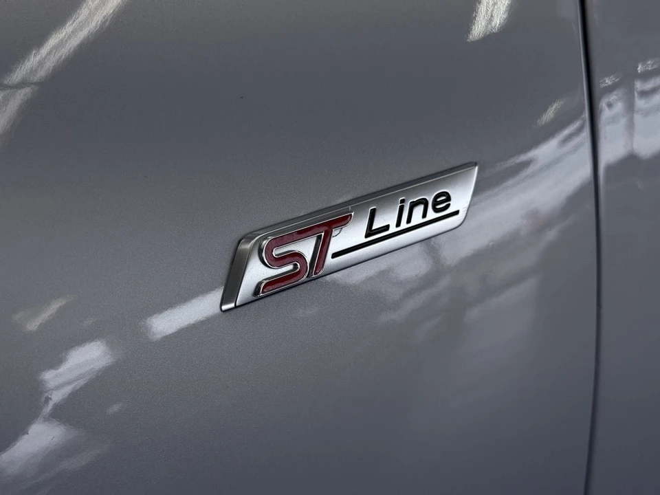2025 Ford Escape - Image 24 of 31