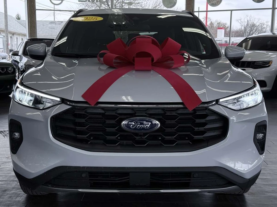 2025 Ford Escape - Image 4 of 31