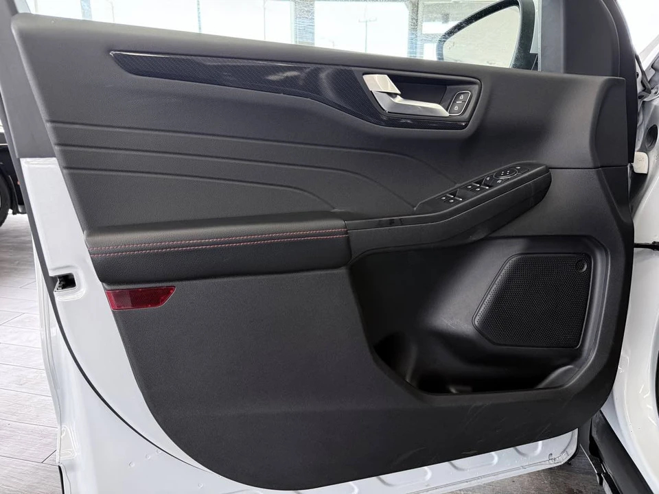 2025 Ford Escape - Image 29 of 31