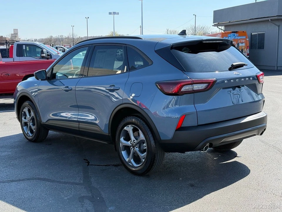 2025 Ford Escape - Image 5 of 12