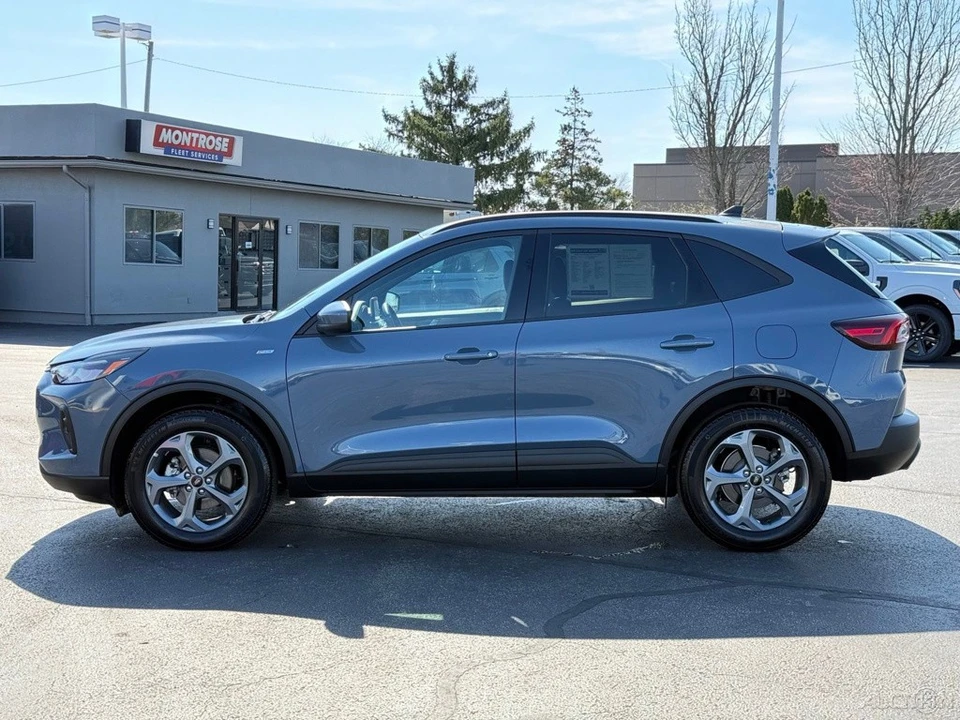 2025 Ford Escape - Image 6 of 12