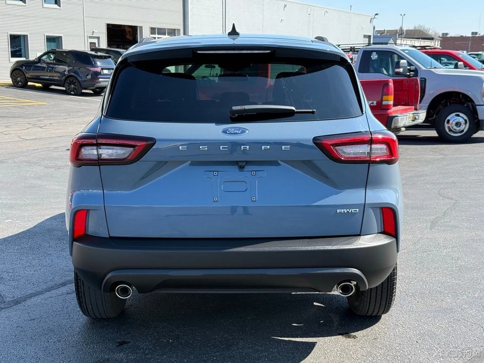 2025 Ford Escape - Image 4 of 12