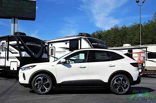 2025 Ford Escape - Image 13 of 21