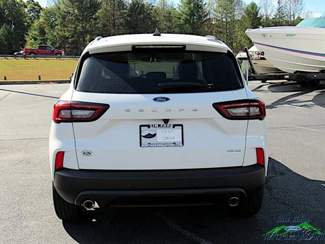 2025 Ford Escape - Image 15 of 21