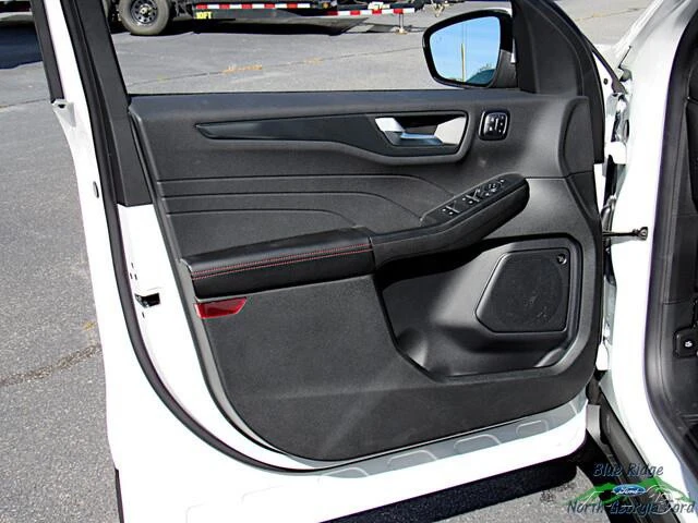 2025 Ford Escape - Image 10 of 21