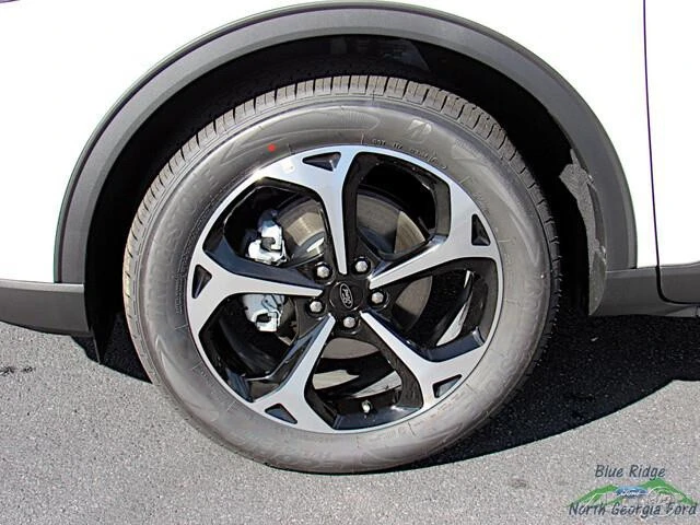 2025 Ford Escape - Image 9 of 21