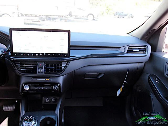 2025 Ford Escape - Image 16 of 21