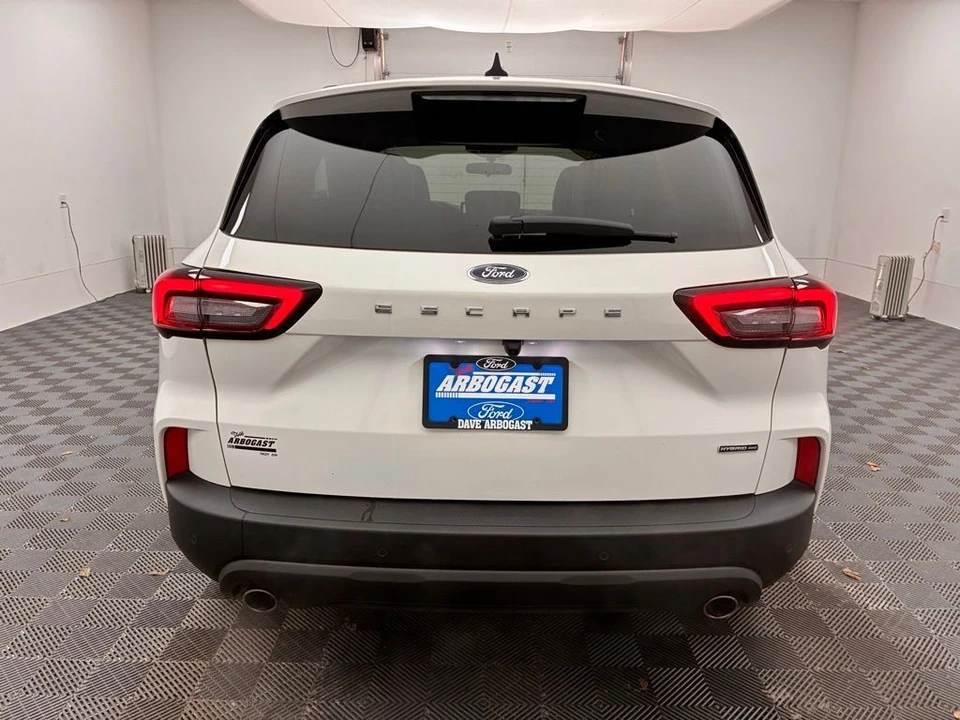 2025 Ford Escape - Image 9 of 12