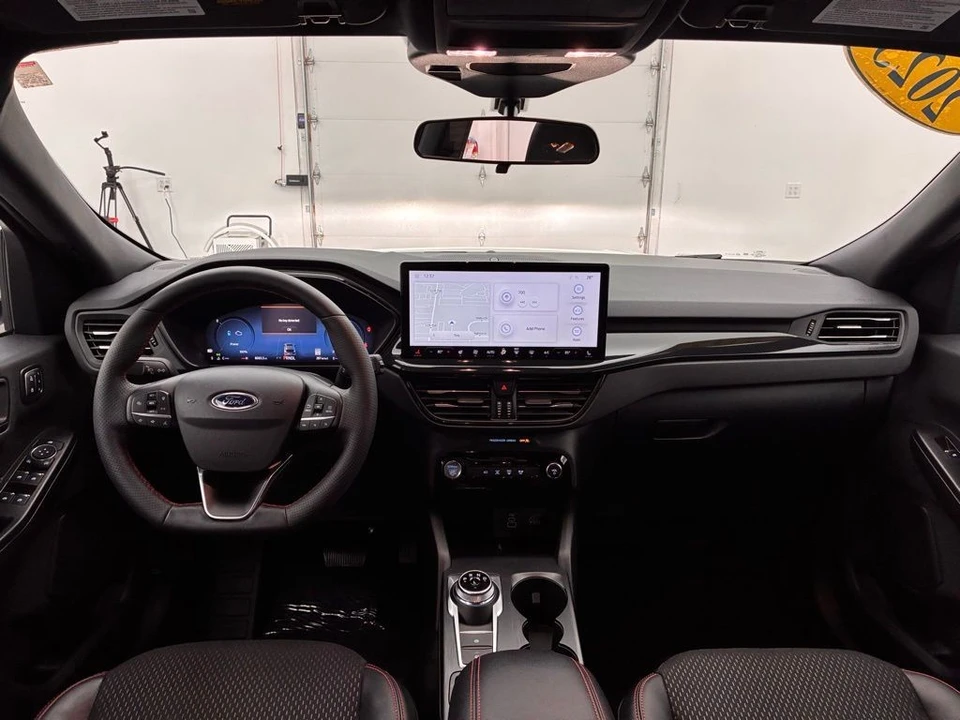 2025 Ford Escape - Image 2 of 12