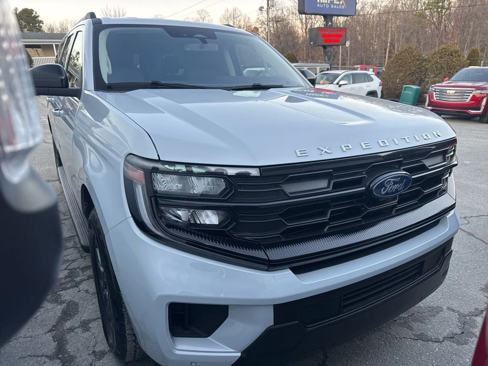 2025 Ford Expedition 5th Gen - Image 2 of 4