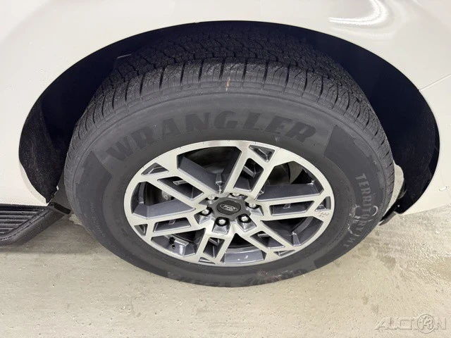 2025 Ford Expedition 5th Gen - Image 4 of 12