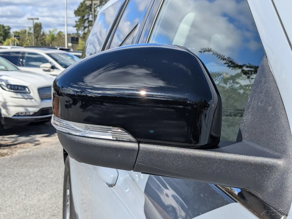 2025 Ford Expedition 5th Gen - Image 14 of 21
