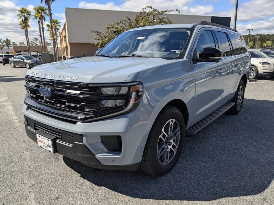 2025 Ford Expedition 5th Gen - Image 8 of 21