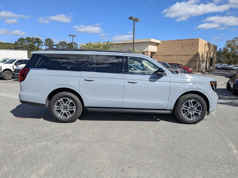 2025 Ford Expedition 5th Gen - Image 3 of 21