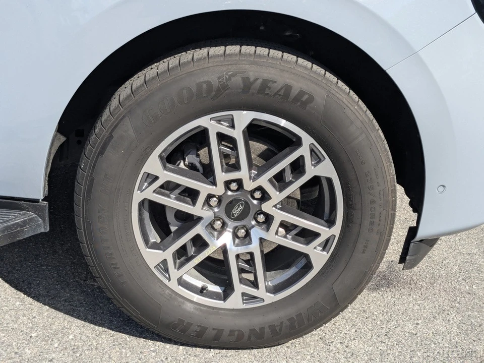 2025 Ford Expedition 5th Gen - Image 13 of 21