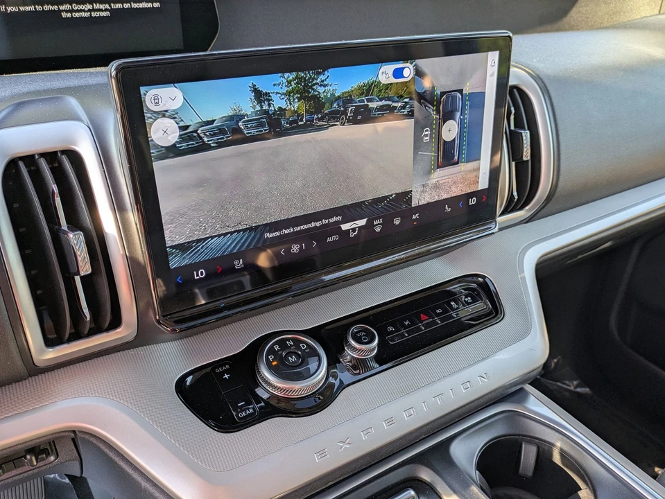 2025 Ford Expedition 5th Gen - Image 24 of 31