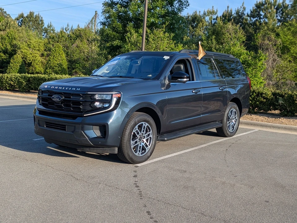 2025 Ford Expedition 5th Gen - Image 8 of 31