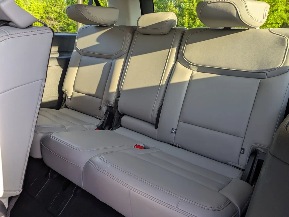 2025 Ford Expedition 5th Gen - Image 28 of 31