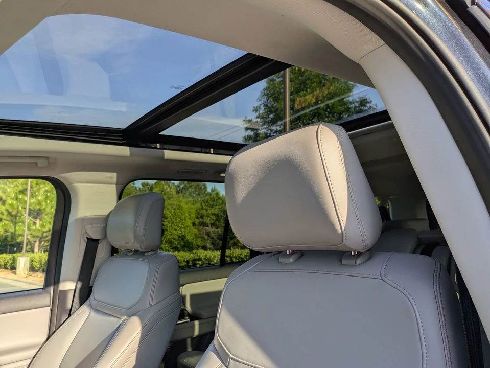 2025 Ford Expedition 5th Gen - Image 26 of 31
