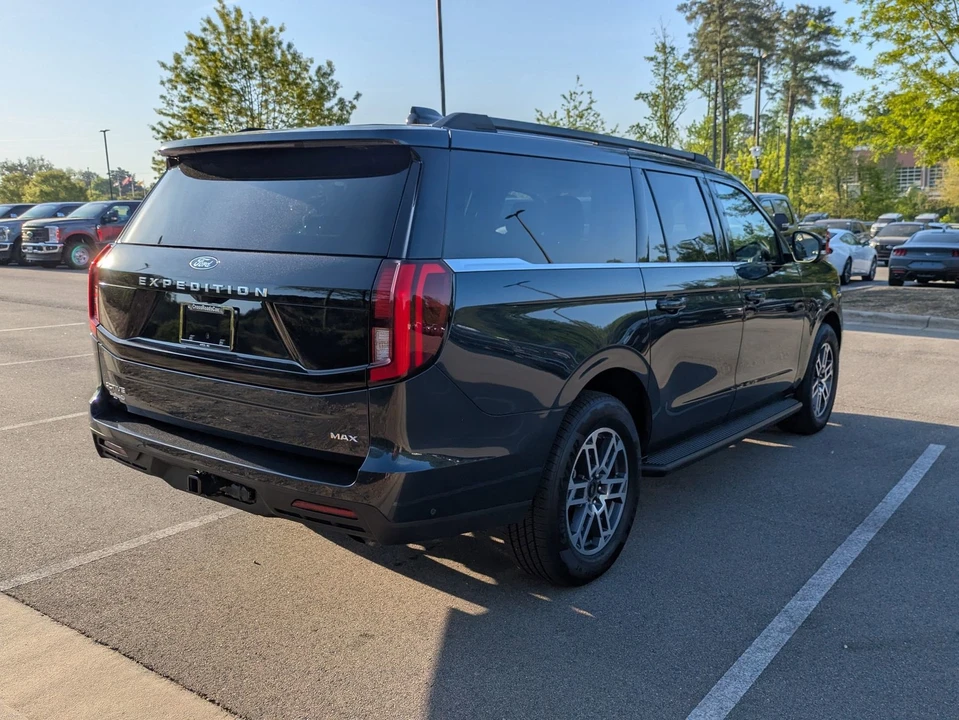 2025 Ford Expedition 5th Gen - Image 4 of 31